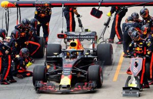 Red Bull mengganti Renault dengan Honda dalam upaya meningkatkan kinerja